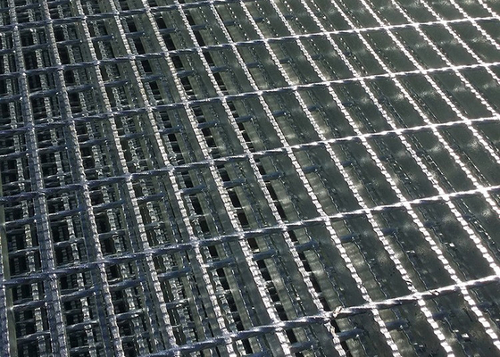 Κίνα Προσαρμοσμένο γαλβανισμένο μήκος χάλυβα ελεύθερο δείγμα ύφους πλέγματος κομμένο οδοντωτά διάβαση πεζών προμηθευτής