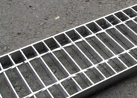 Welded Steel Grating Drain Cover with Stainless Steel and Galvanized Finish for Heavy Duty Applications