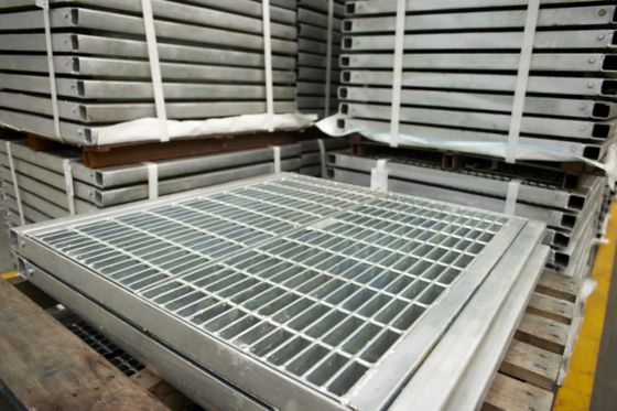 Σκάλι από χαλύβδινο άνθρακα