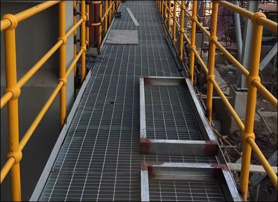 Slip-Resistant Durable Load-Bearing Platform Steel Grating Plate for Municipal Engineering