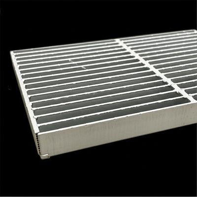 Δαχτυλοειδής γαλβανισμένη σχάρα από χάλυβα με 20x3 ράβδους ρυμούλκησης για αποχέτευση πλατφόρμας και κάλυψη χαρακωμάτων