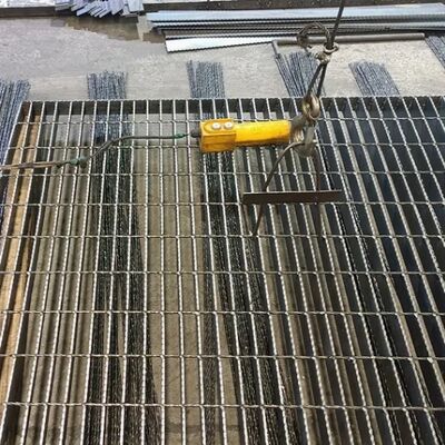 Μίνι πλέγμα από ανοξείδωτο χάλυβα με φινίρισμα πασιβισμού